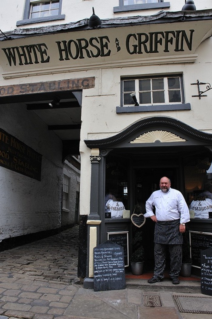 Pub ,Whitby, UK. Fotograf Paul Marshall